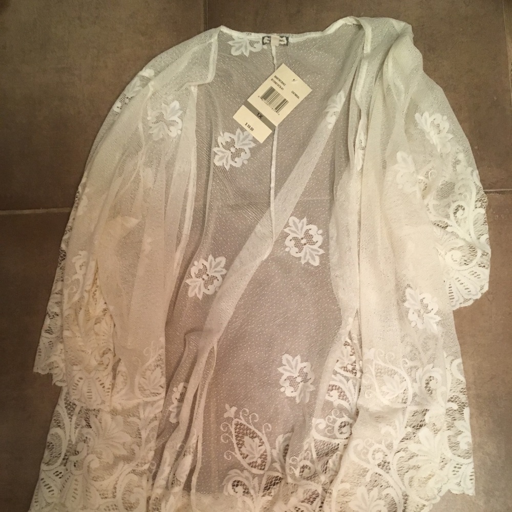 Cream lace cardigan/kimono!